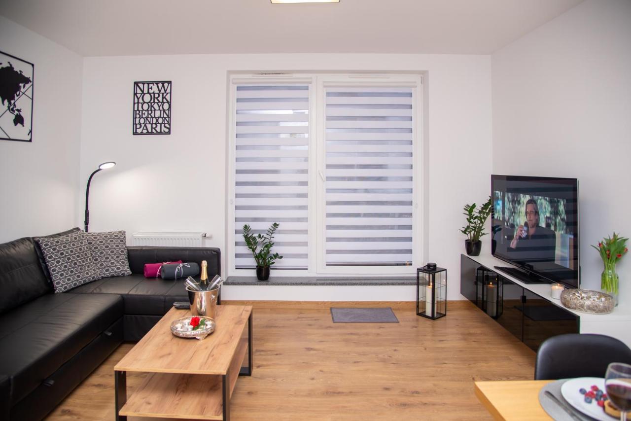 Maya's Flats & 49 - Spacious 3 In Szafarnia Apartment