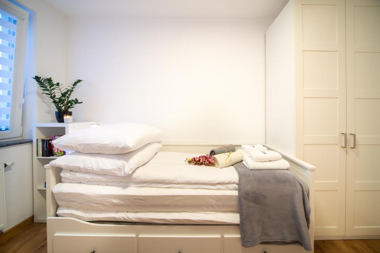 Maya's Flats & 49 - Spacious 3 In Szafarnia * Gdansk