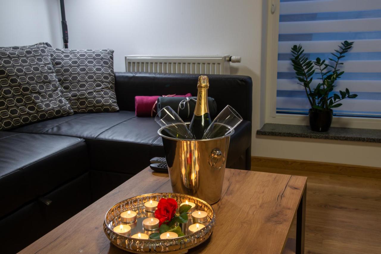 Apartment Maya's Flats & 49 - Spacious 3 In Szafarnia Gdansk
