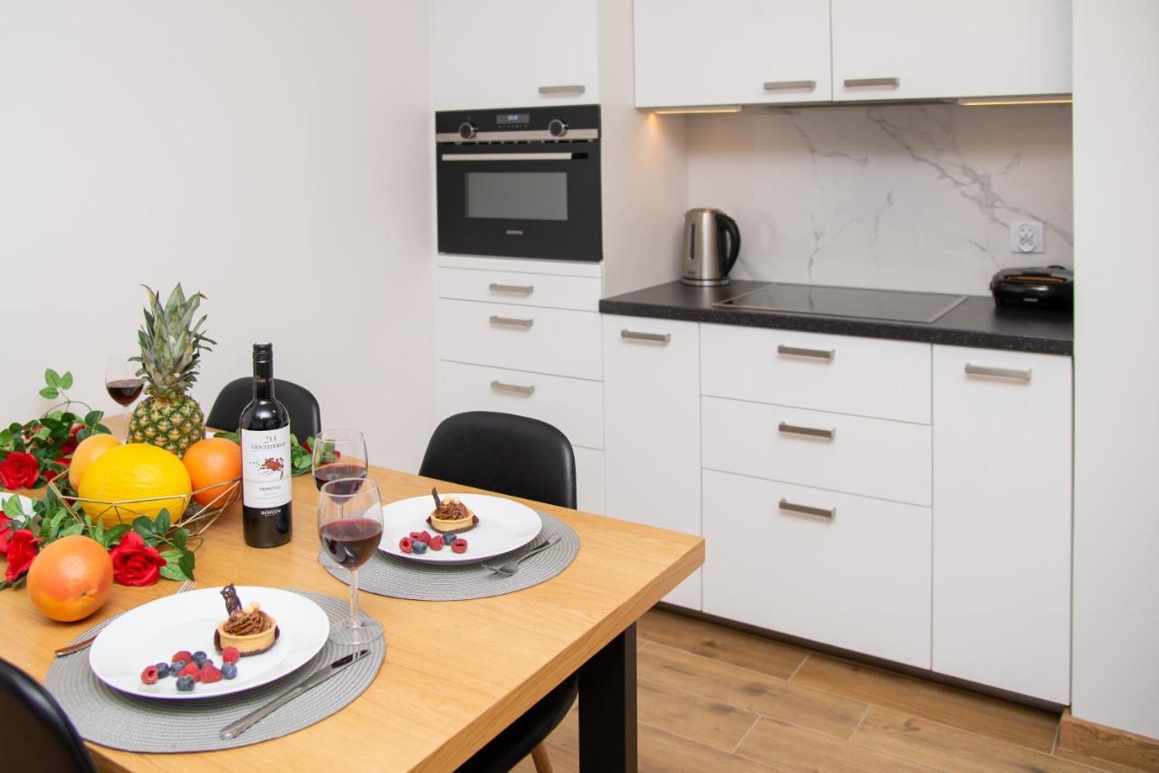 Maya's Flats & 49 - Spacious 3 In Szafarnia Apartment *